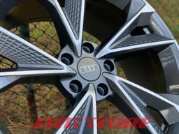 AU-RS7-GM